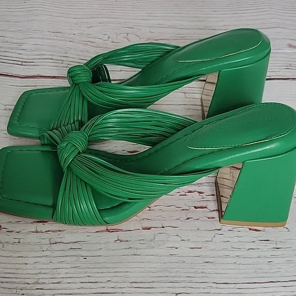 White House Black Market Elegant Green Women's Heeled Sandals SIZE 8 - Picture 2 of 10
